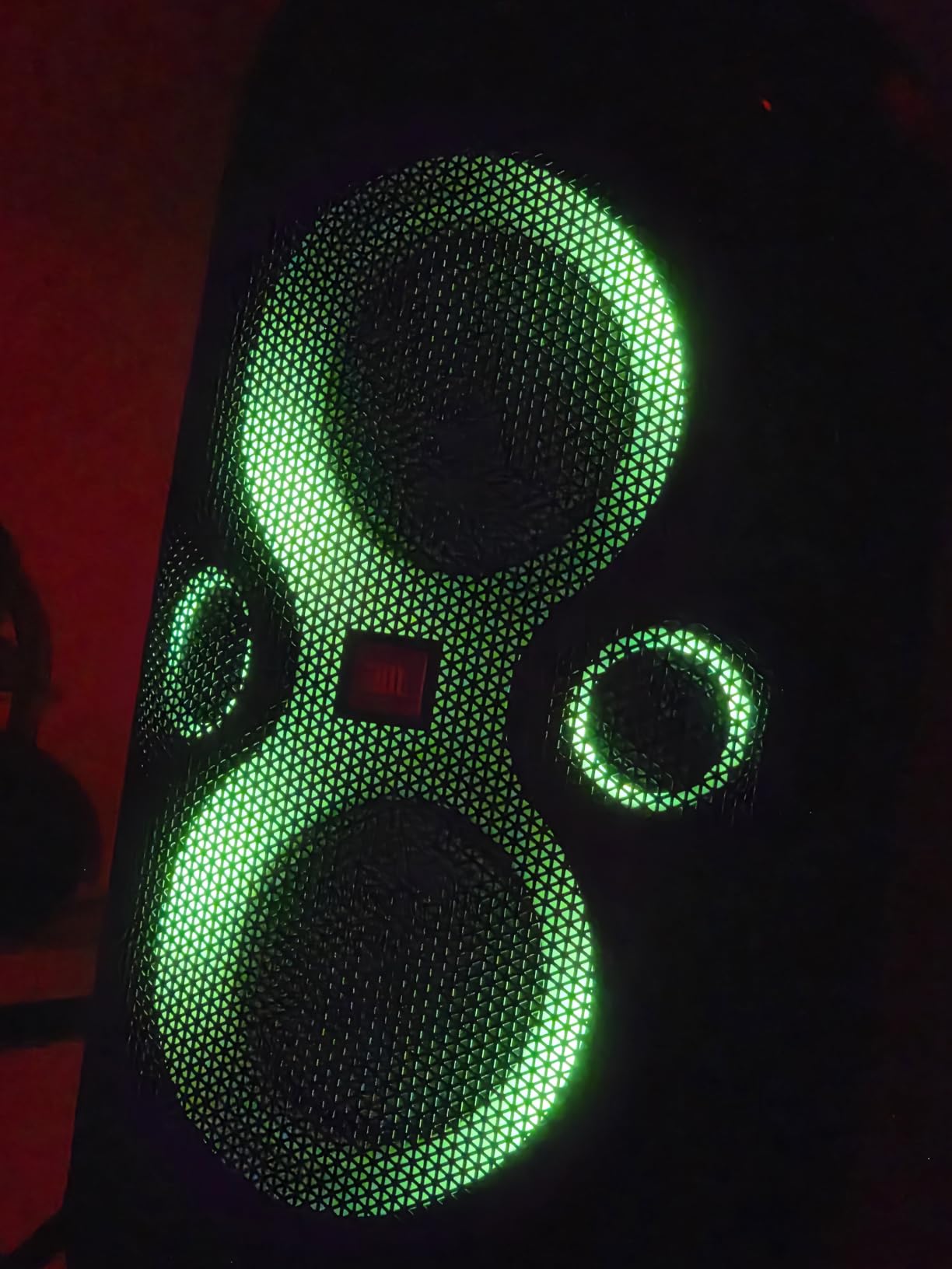 JBL PartyBox 110 - Portable Party Speaker with Built-in Lights, Powerful Sound and deep bass, Black customer photo 2