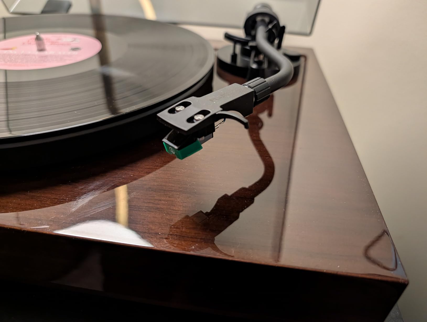 Fluance RT81 Turntable with AT95E Cartridge, Belt Drive, Built-in Preamp, Adjustable Counterweight - Piano White customer photo 2