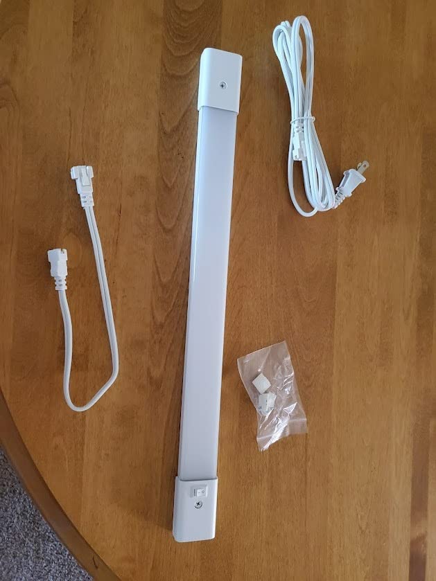 GE LED HD+ Undercabinet Light Fixture, Linkable Integrated Slim Profile Fixture for Kitchens, Daylight Color, Plug-in, 18in (1 Pack) customer photo 1