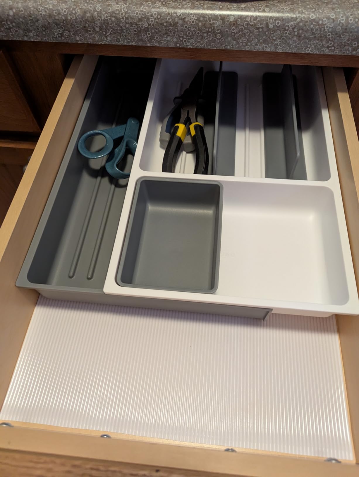 OXO Good Grips Drawer, Large Expandable Kitchen Tool Organizer, White customer photo 2