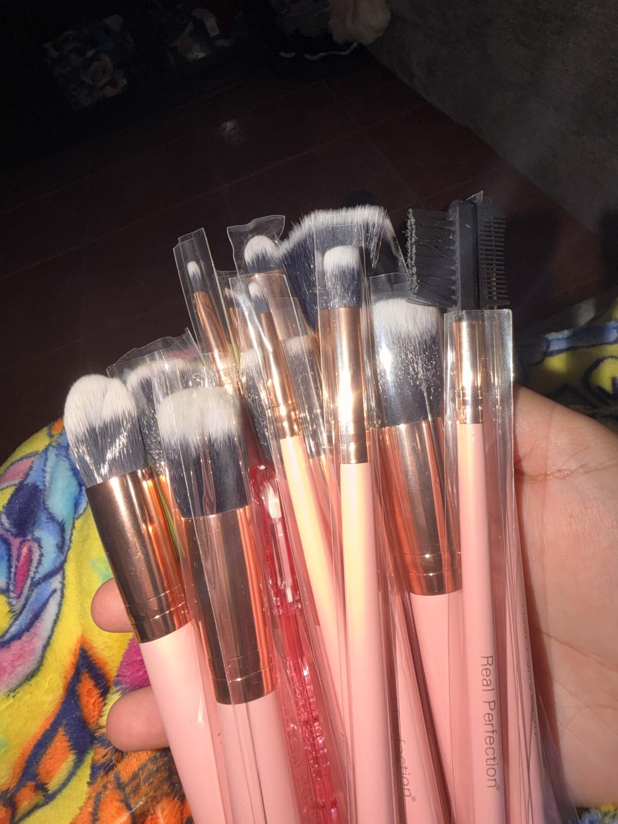 Real Perfection Makeup Brush Set 16 Pcs with 1 Eyebrow Razor Premium Synthetic Foundation Powder Concealers Eyeshadow Blush Makeup Brushes Make up Brushes Kit (Pink) customer photo 1