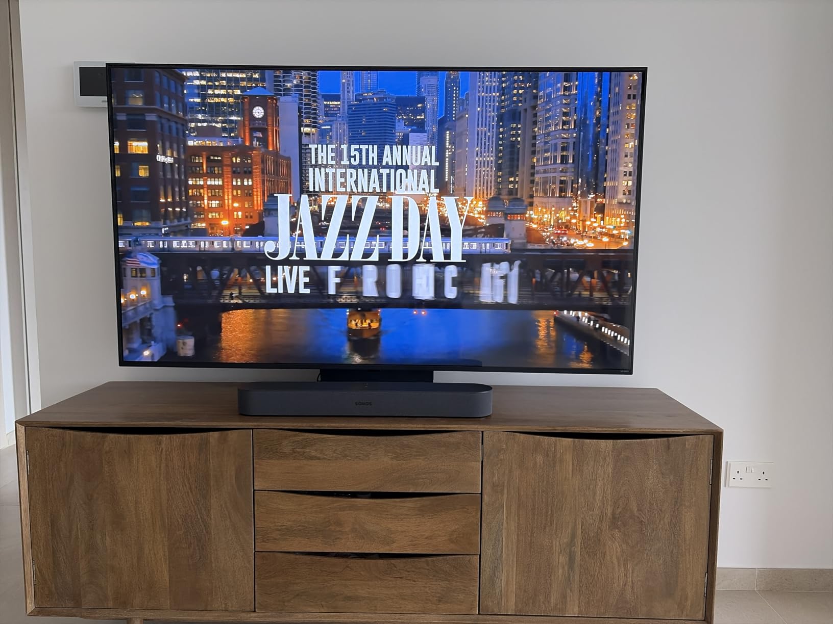 Sonos Beam Gen 2 - Black - Soundbar with Dolby Atmos customer photo 2