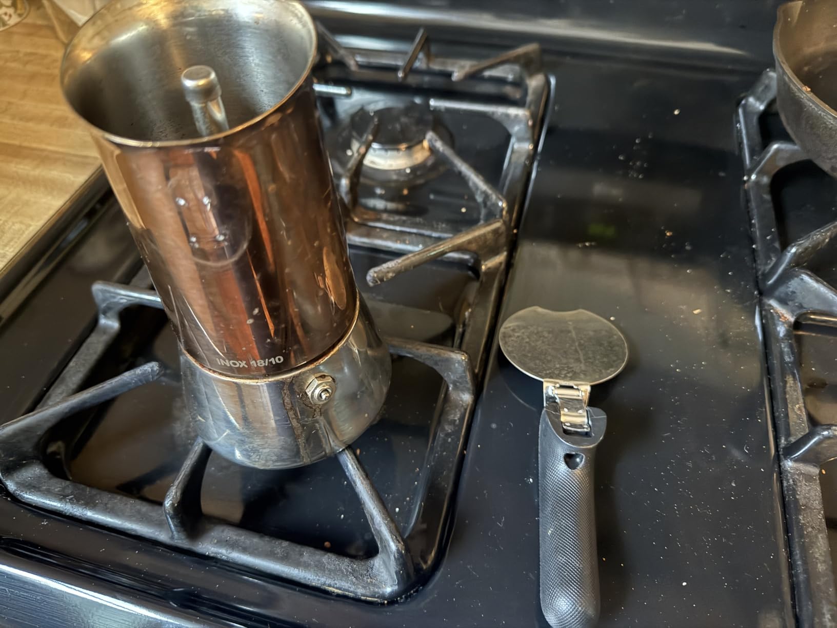 Bialetti - Venus Induction, Stainless Steel Stovetop Espresso Coffee Maker, Suitable for all Types of Hobs, 6 Cups (7.9 Oz), Copper,Silver customer photo 2