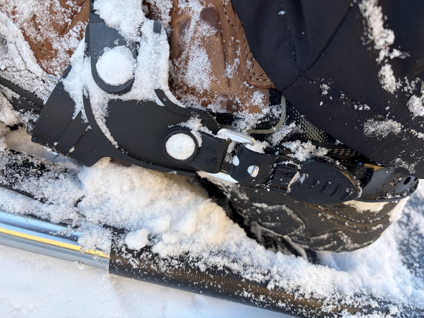 Snowshoes,Lightweight Aluminum Frame,13-Point Heavy Duty Crampons,UV Shoe Decking, and Ratchet System for Secure Fit Complete with Carry Bag for Convenient Storage and Travel customer photo 2