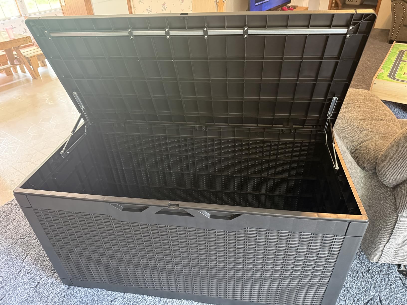 Devoko 100 Gallon Waterproof Deck Box, Resin Large Outdoor Storage Box customer photo 2