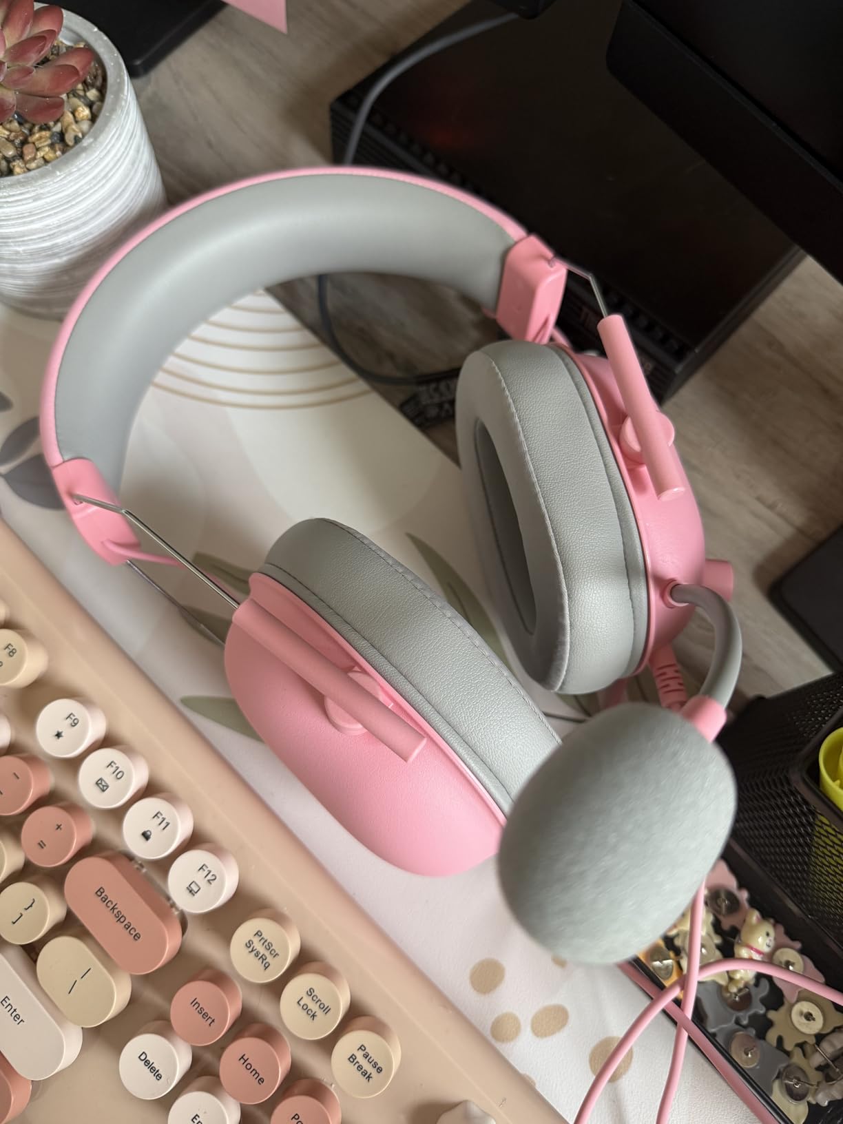 Razer BlackShark V2 X Gaming Headset for PC, 3.5mm Audio Jack, White customer photo 1
