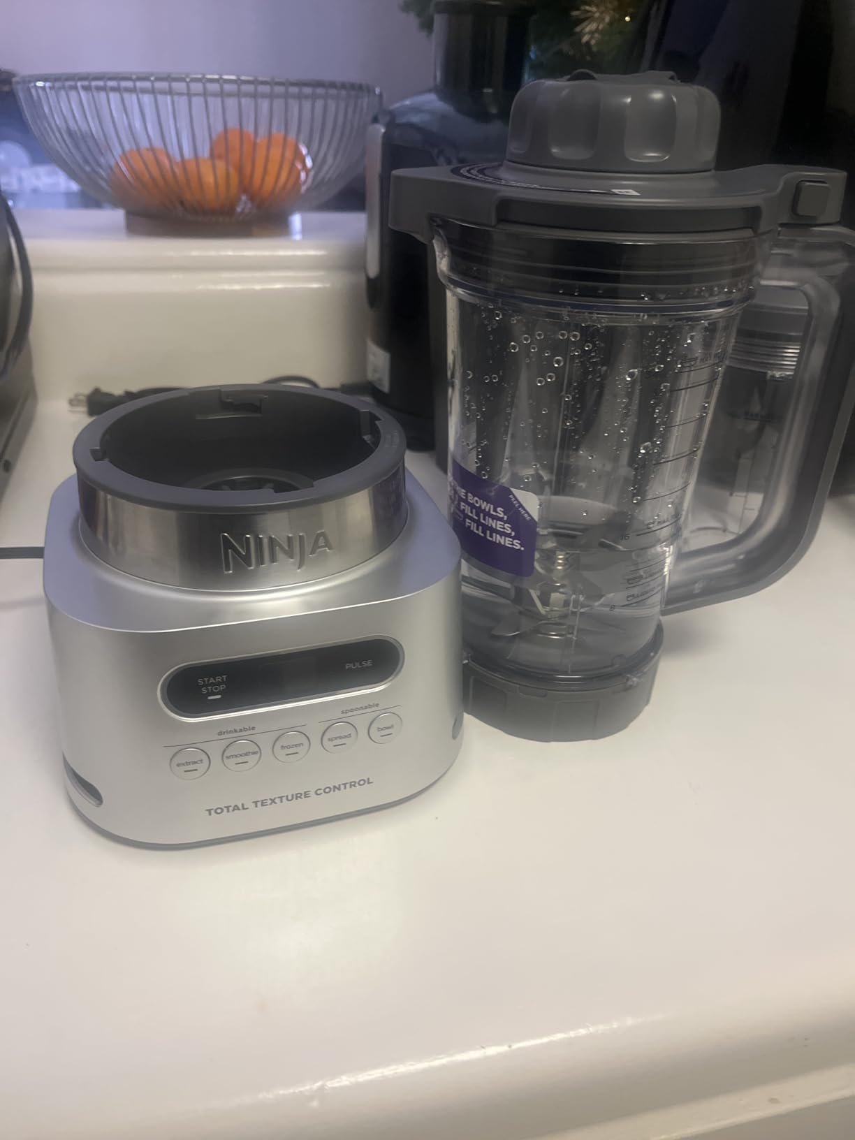 Ninja SS151 TWISTi Blender DUO, High-Speed 1600 WP Smoothie Maker & Nutrient Extractor* 5 Functions Smoothie, Spreads & More, smartTORQUE, 34-oz. Pitcher & (2) To-Go Cups, Gray customer photo 2