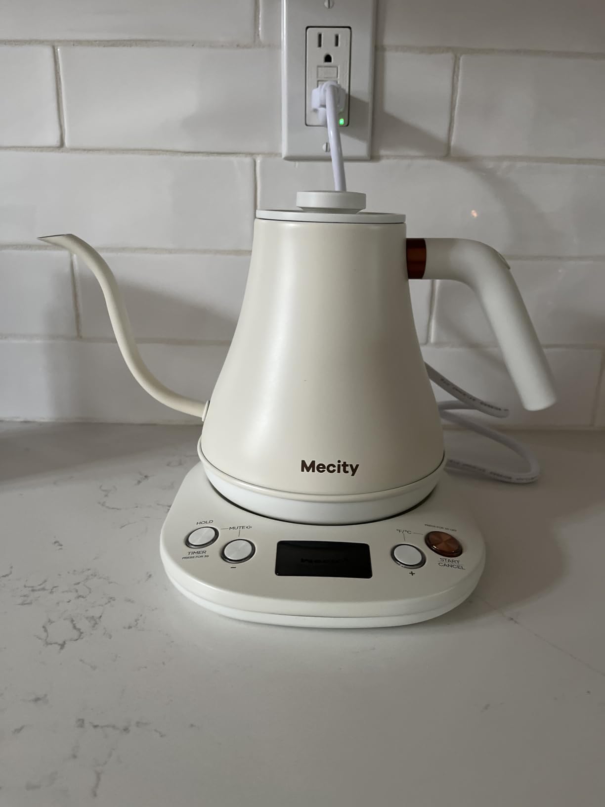 Mecity Electric Kettle Gooseneck Pour Over Kettle ±1℉ Temperature Control Quick Heating Water Boiler for Coffee & Tea & Formula Auto Shut Off Tea Kettle 1200 Watt, 0.8L, Matt Black, Barista Edition customer photo 2