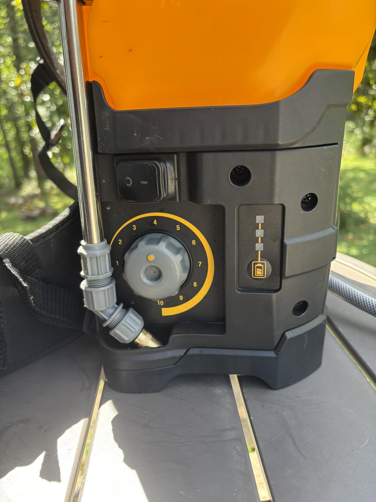 DEWALT 20V* Lithium-ion Battery Powered Backpack, 4 Gallons customer photo 1