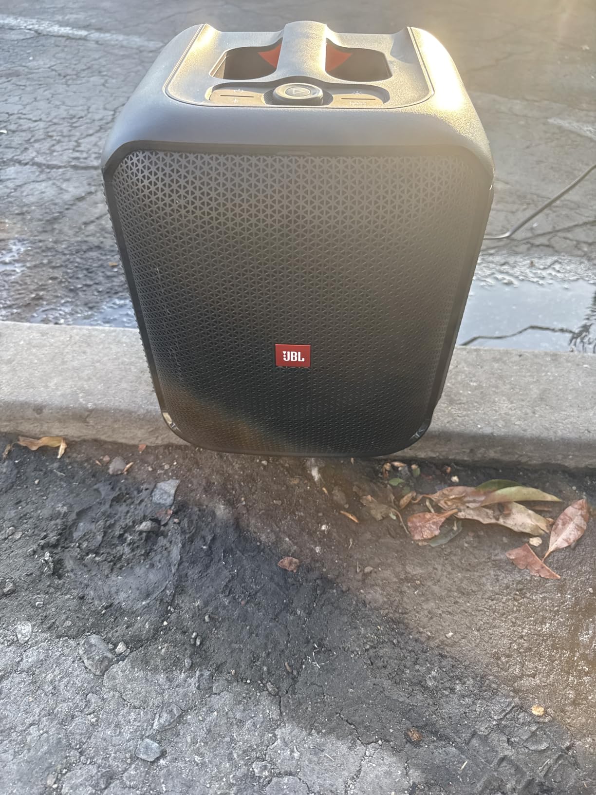 JBL Partybox Encore Essential: 100W Sound, Built-in Dynamic Light Show, and Splash Proof Design, Black customer photo 2