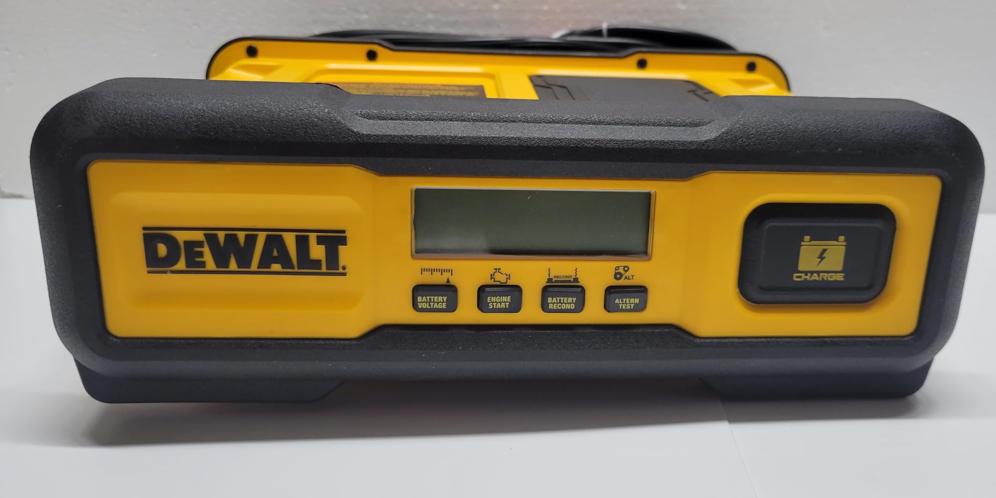 DEWALT DXAEC100 30A Battery Charger, 100A Engine Start and 3A Maintainer customer photo 2