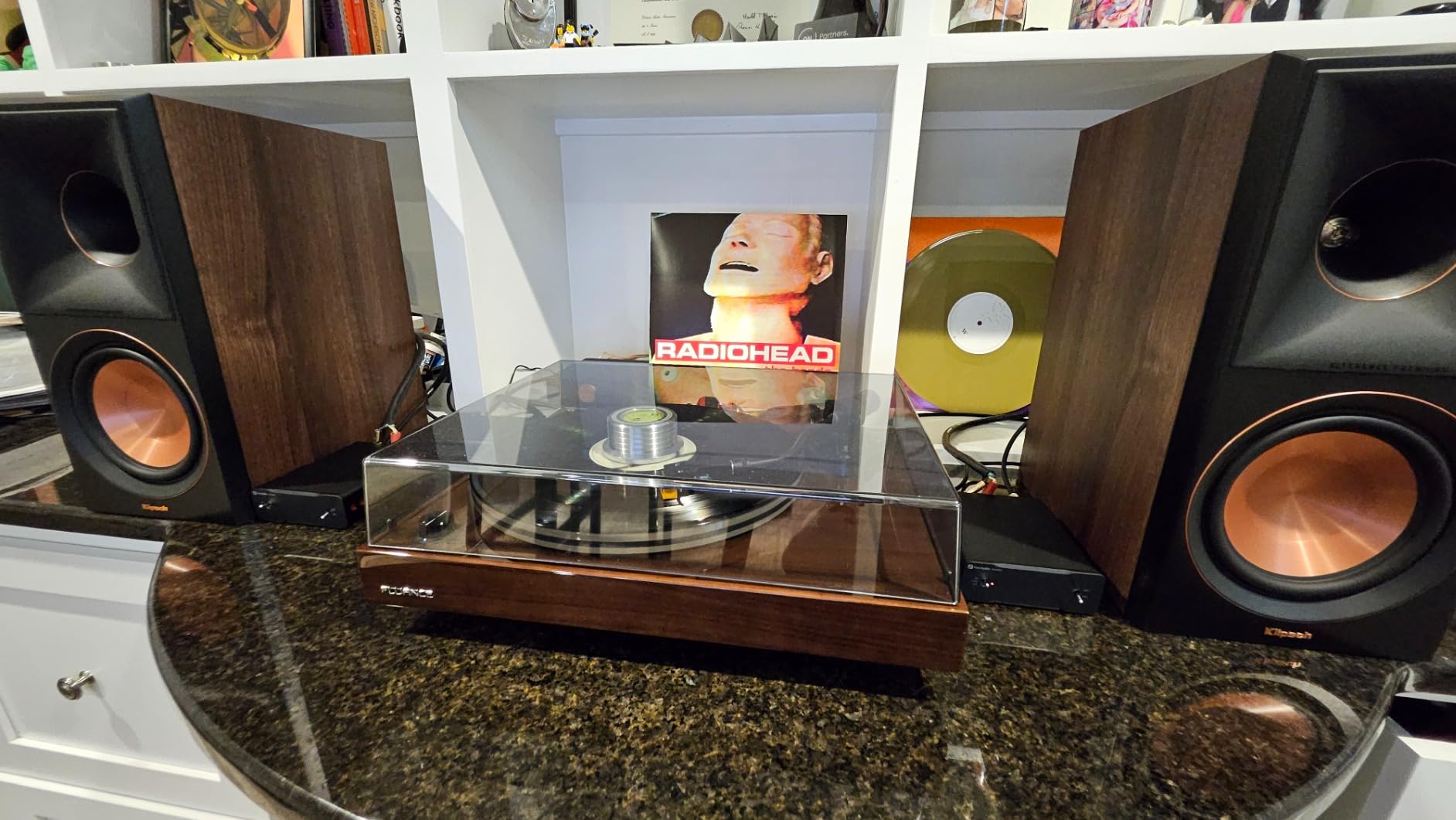 Fluance RT85N Reference High Fidelity Vinyl Turntable Record Player with Nagaoka MP-110 Cartridge, Acrylic Platter, Speed Control Motor, High Mass MDF Wood Plinth, Vibration Isolation Feet - Walnut customer photo 2