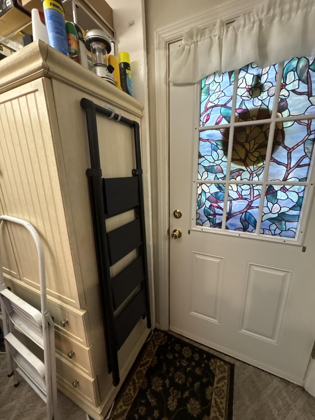 WOA WOA 4 Step Ladders for Home, 300lbs Load, 37'' Top Step, Black customer photo 2