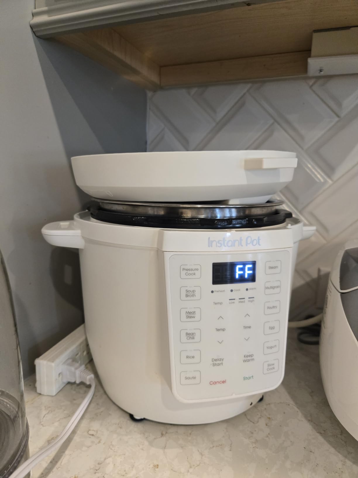 Instant Pot Rio 6 Qt 7-in-1 Electric Pressure Cooker, Black customer photo 2