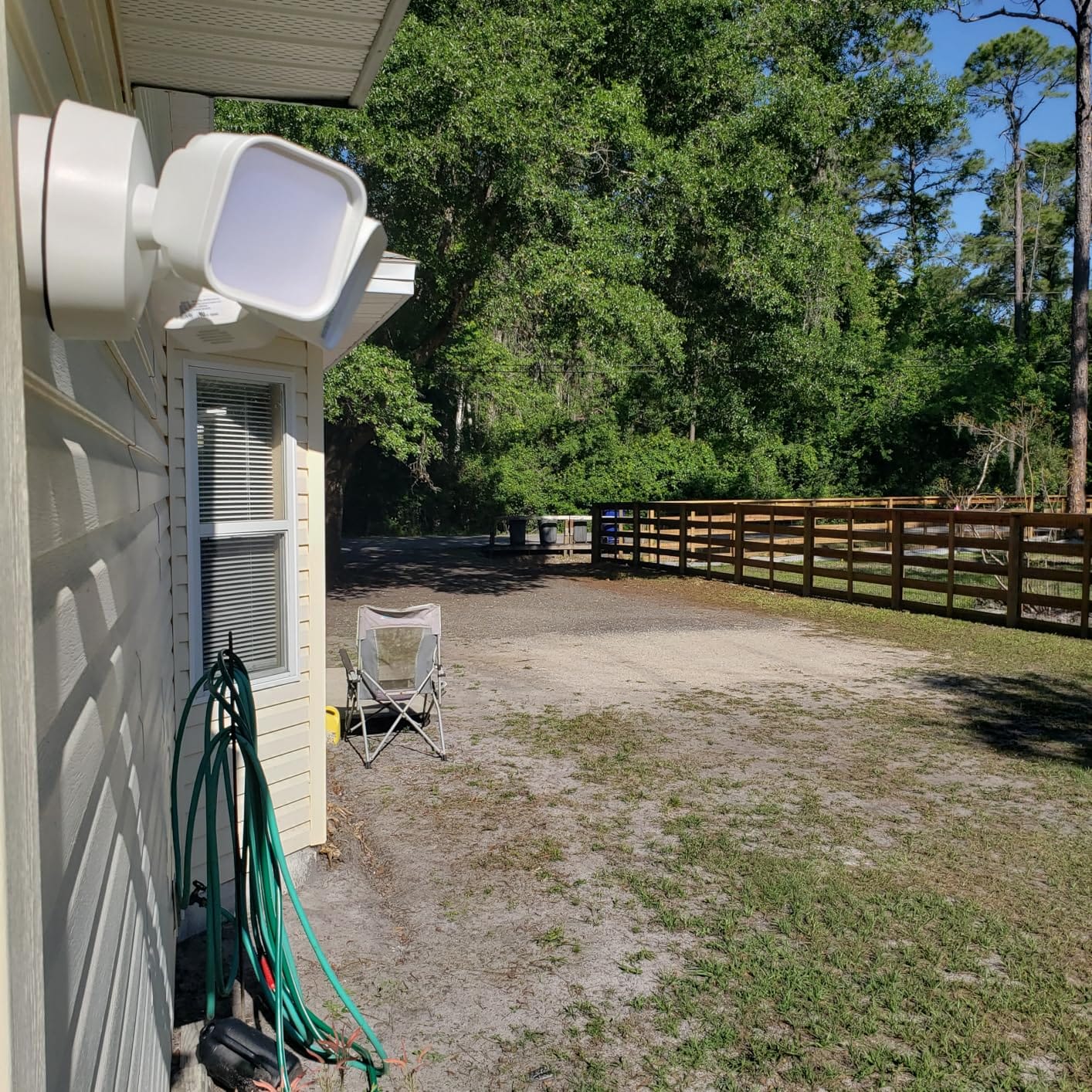Blink Wired Floodlight Camera, Smart security camera, 2600 lumens, HD live view, enhanced motion detection, built-in siren, Works with Alexa, 1 camera (White) customer photo 2
