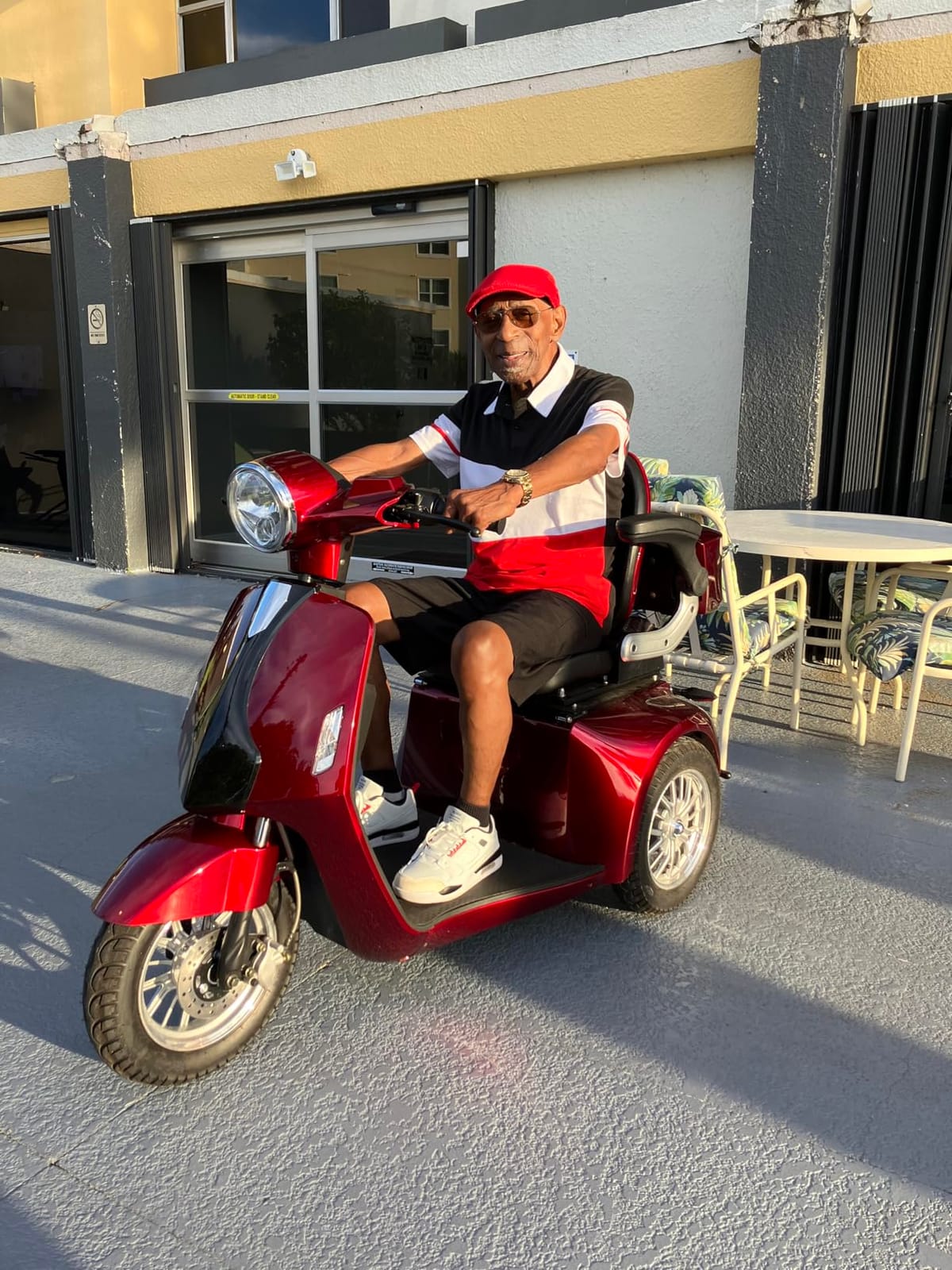 Heavy Duty 3 Wheel Mobility Scooters for Seniors & Adults 500lbs Capacity - Electric Powered Wheelchair Device - 800W All Terrain Fast Mobility Scooter for Outdoor w/Long Range Battery Romote Key customer photo 1