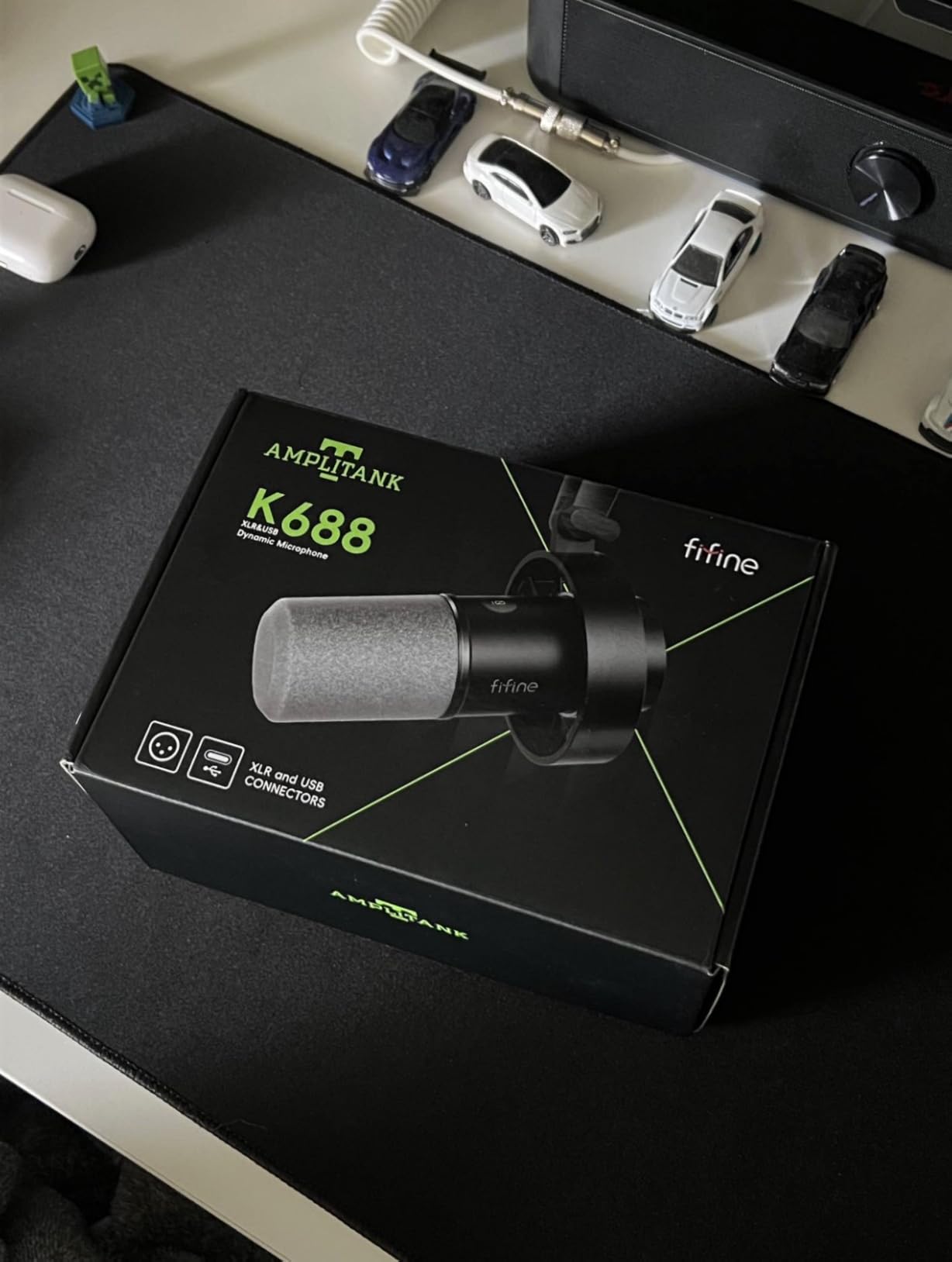 FIFINE AmpliTank K688 Dynamic Microphone, XLR/USB Podcast Recording PC Mic customer photo 1