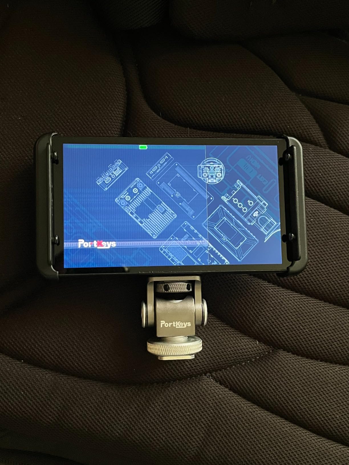 Portkeys PT5 II Camera Monitor Touchscreen DSLR Field Monitor 5 inch 4K30P Input/Output Wide Color Gamut New Peaking 3D LUT Video Assist Luma RGB Waveform for DSLR with New UI MOVnorm OS customer photo 1