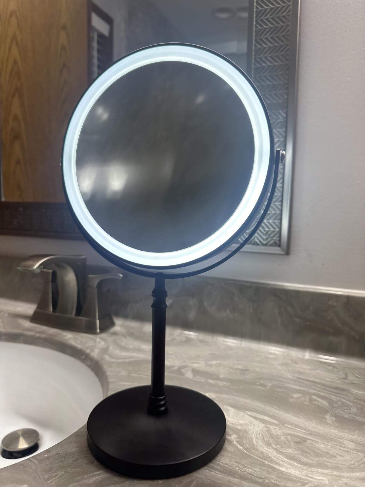 DEIOVWXS Makeup Mirror, Rechargeable Vanity Mirror with 3 Lights, 1X/10X customer photo 1