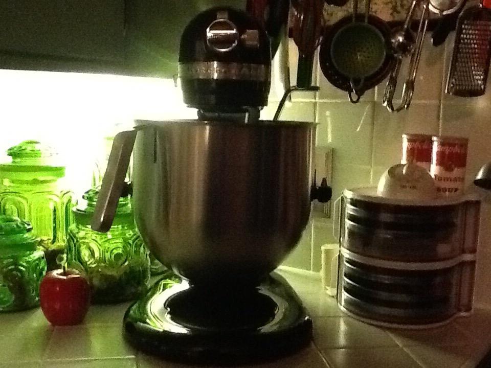 KitchenAid KSM8990CU 8-Quart Commercial Countertop Mixer, 10-Speed, Gear-Driven, Contour Silver customer photo 1