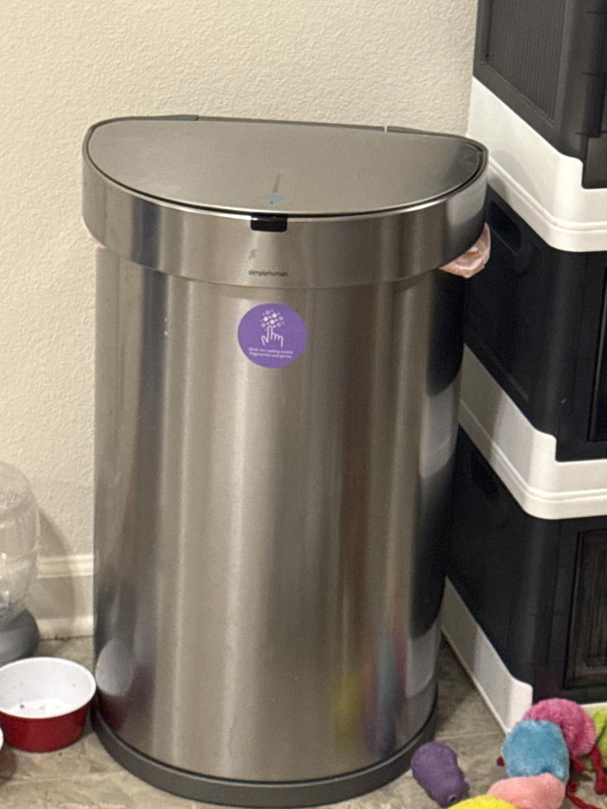 simplehuman Semi-Round Sensor Can, 45L / 12 Gallon Touch-Free Kitchen Trash Can, Adaptive Motion Sensor, Liner Rim, Liner Pocket®, ADA-Compliant, Matte Black Steel customer photo 2