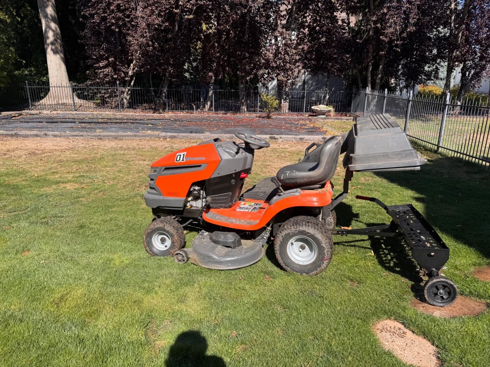 Suchtale 40-Inch Tow Behind Spike Aerator with Galvanized Steel Tines, Durable Lawn Aerator Soil Penetrator Spikes Tractor with Extra-Wide Tow Bar for Lawn and Farm, Black customer photo 2