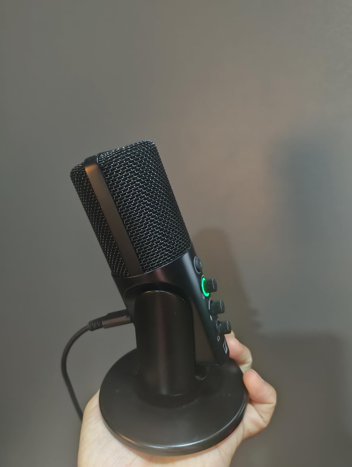 SENNHEISER Professional Profile - USB Cardioid Condenser Microphone & Table Stand, 1.2 m USB-C Cable - Mute Button, Built-in Headphone Jack, Gain, Mix & Volume Control, for PC & Mac,Black customer photo 2