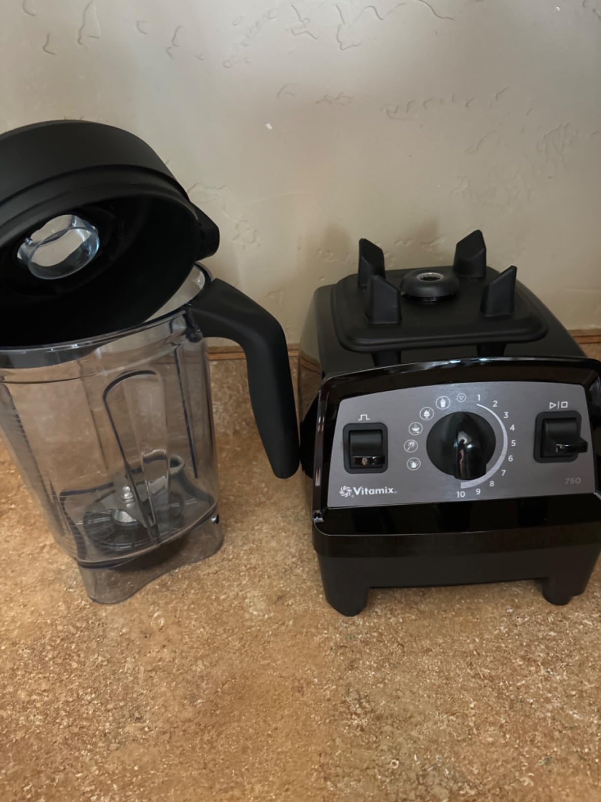 Vitamix Propel Series 750 Professional-Grade Blender, 4 Programs, Black customer photo 2