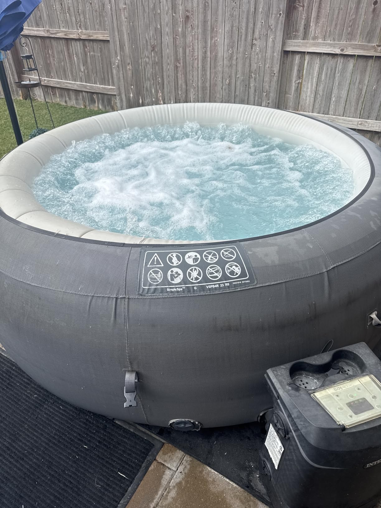 INTEX SimpleSpa 4 Person Inflatable Hot Tub, Portable Spa with 100 Jets customer photo 2