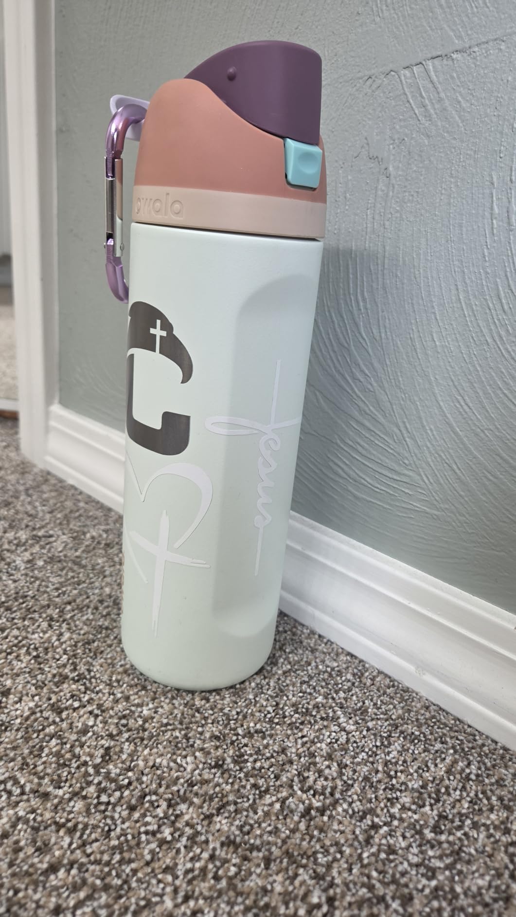 Owala FreeSip Stainless Steel Water Bottle 24 oz Denim customer photo 1