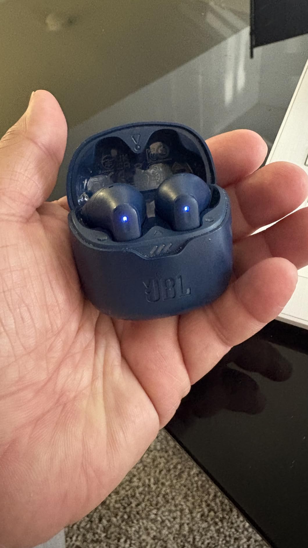 JBL Tune Flex - True Wireless Noise Cancelling Earbuds (Black), Small customer photo 1