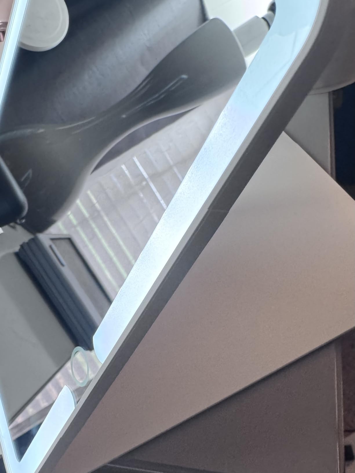Rechargeable Travel Mirror with Light 7x5 Inch customer photo 1