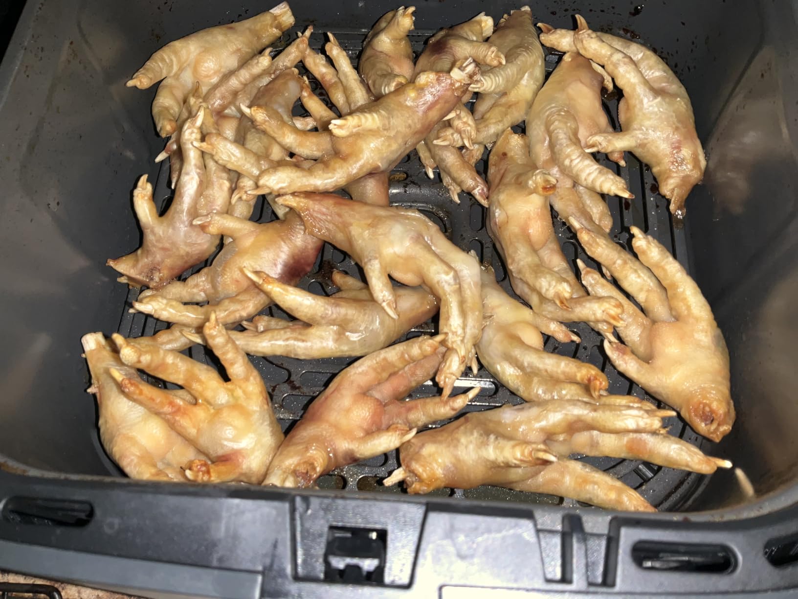 Cosori TurboBlaze Air Fryer, 9-in-1, 6 Qt, PFAS-Free Ceramic Coating customer photo 1