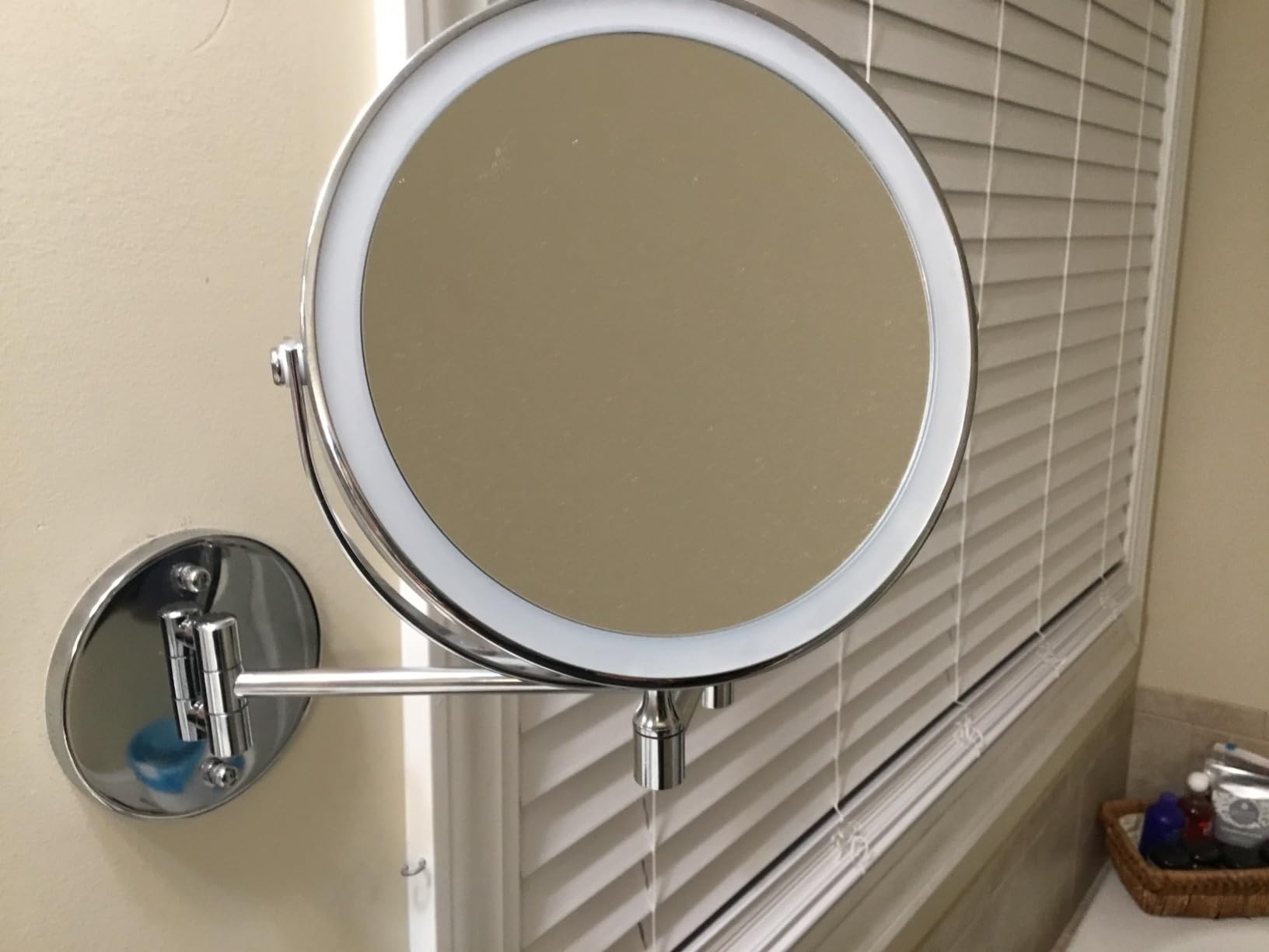 MNIENT Wall Mounted Lighted Makeup Mirror, 1x/10x Rechargeable Magnifying customer photo 2