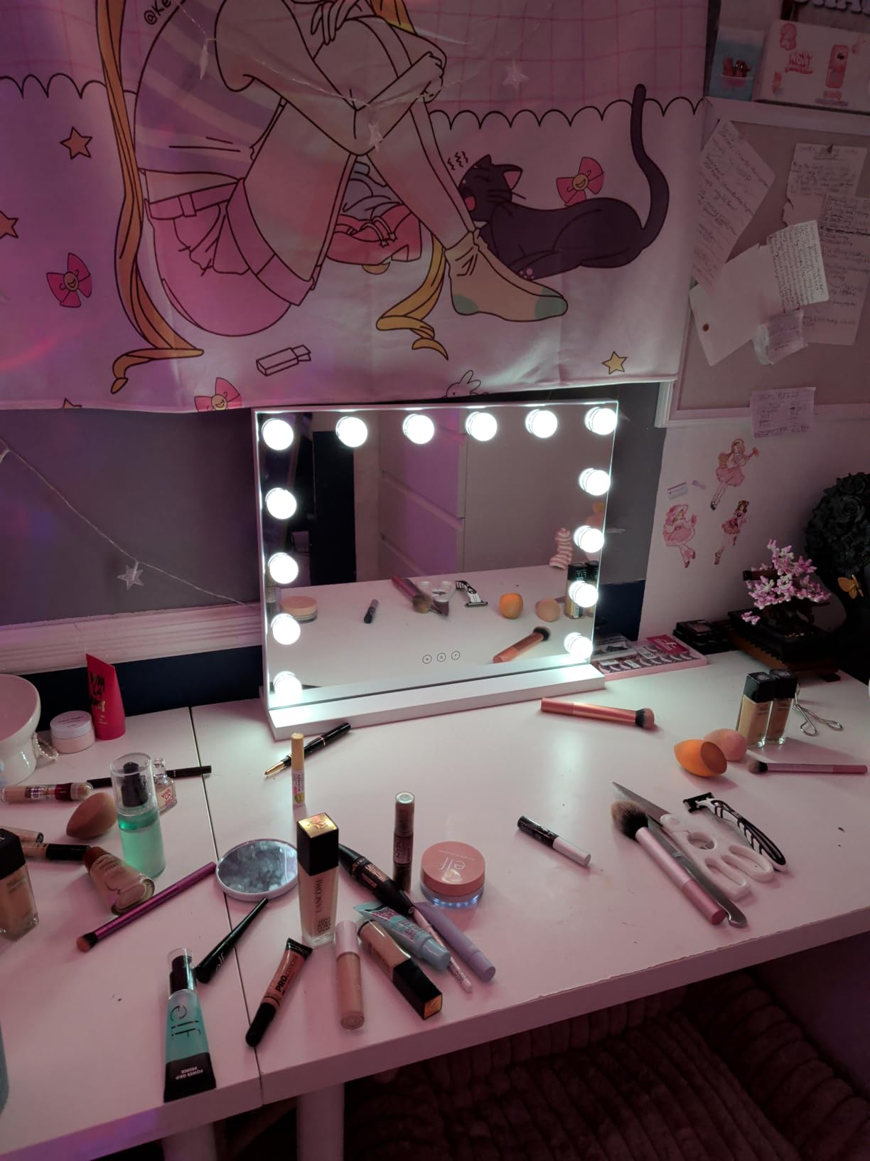 Vanity Mirror with Lights Lighted Makeup Mirror with Dimmable LED Bulbs,3 Color Lighting Modes,USB Charging Port Touch Control,Sturdy Metal Frame Design,White (50x40cm, 4.70) customer photo 1