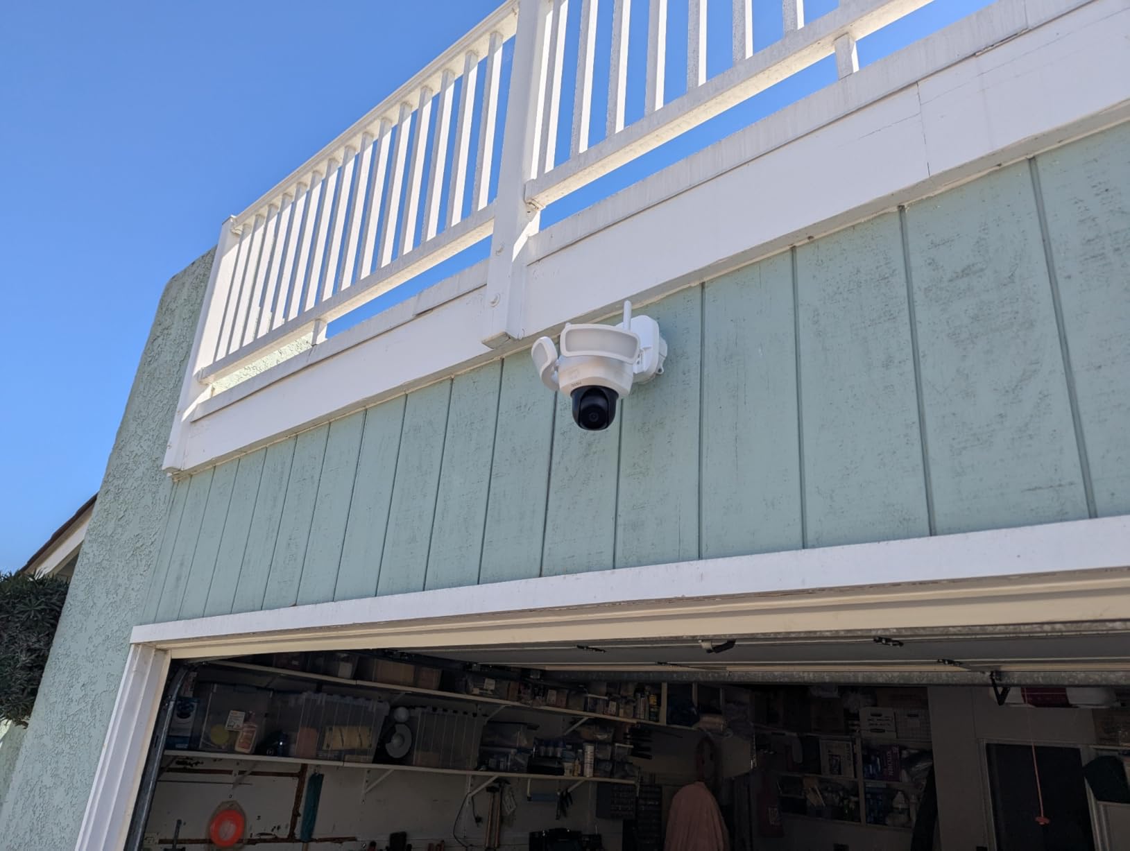 aosu Wired Floodlight Camera 3K 2600-Lumen 24/7 Recording customer photo 1