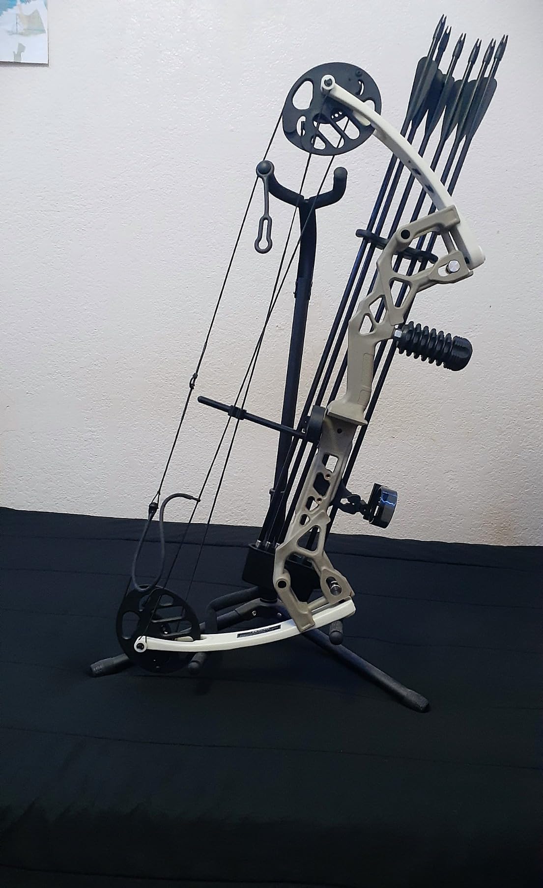 Sanlida Archery Dragon X6 Compound Bow Kit for Youth, Kids & Beginners, Bow and Arrows Set, 19”-28” Draw Length, 15-30 LBS Draw Weight, RH Only customer photo 2