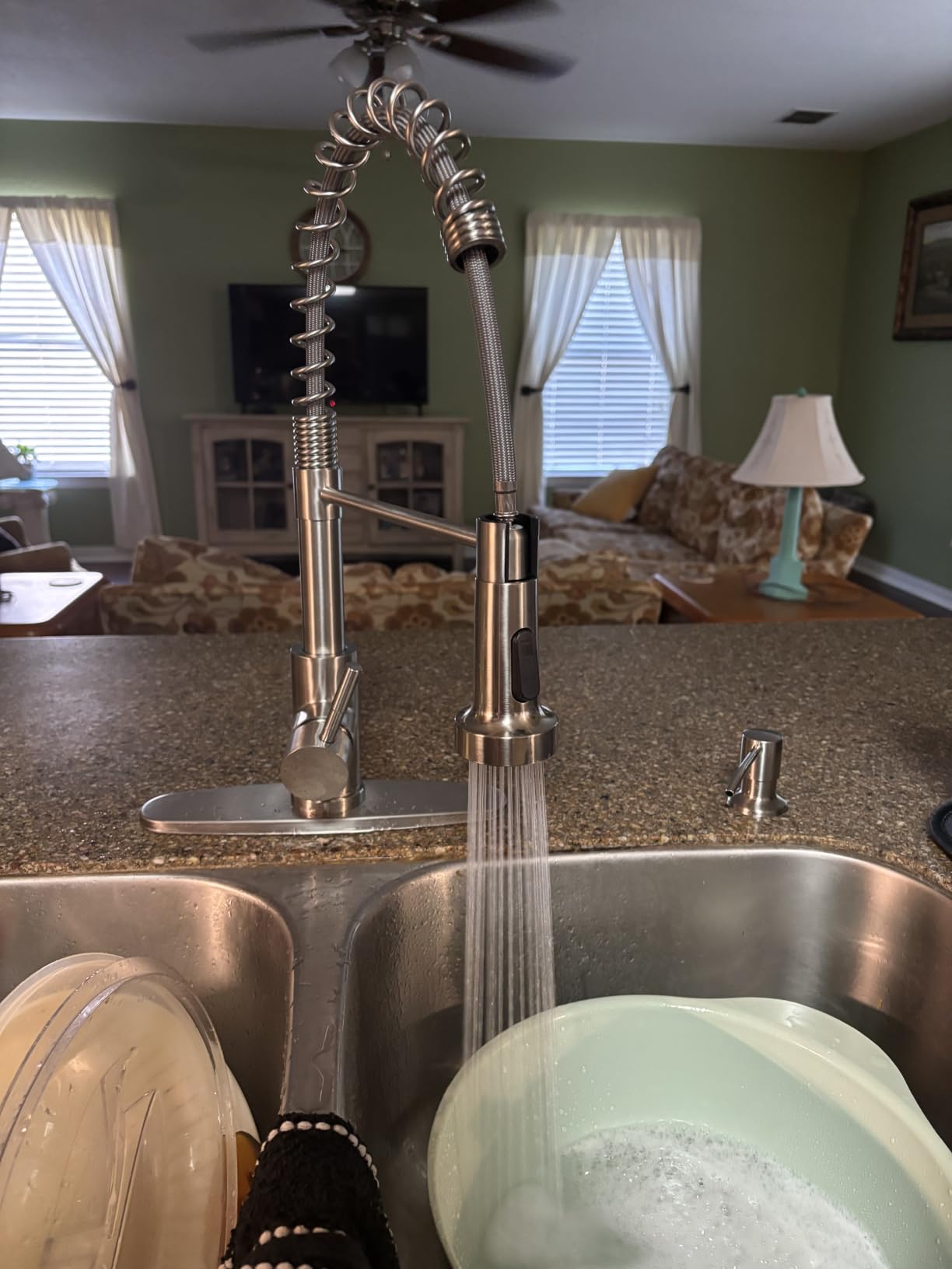 LUFEIDRA Touchless Kitchen Faucet with Pull Down Sprayer-Black Kitchen Faucet with Side Motion Sensor, Smart Hands-Free Spring Kitchen Sink Faucet for Modern Rv Outdoor Laundry Bar Sink, Matte Black customer photo 1