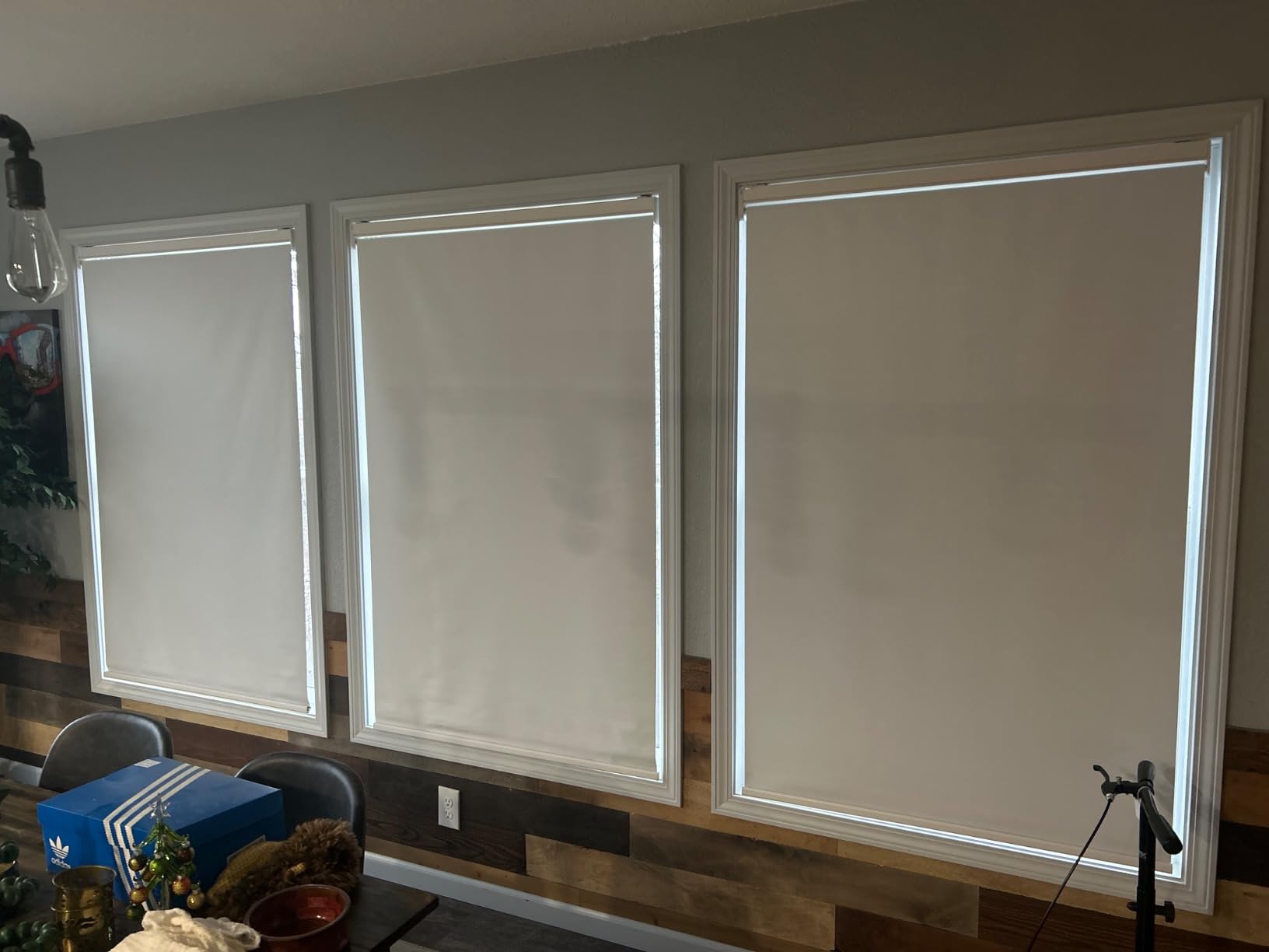 Allesin Motorized Blinds with Remote (White, 34