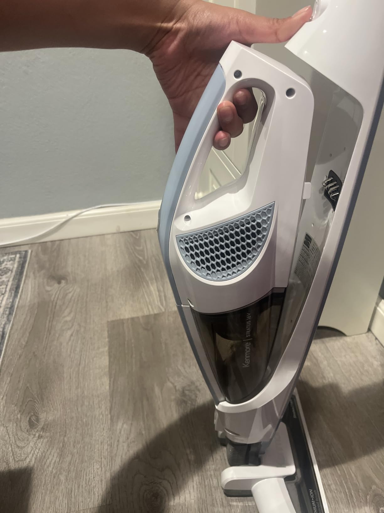 Kenmore DS1020 16V Cordless Stick Vacuum Lightweight 2-in-1 Handheld customer photo 1
