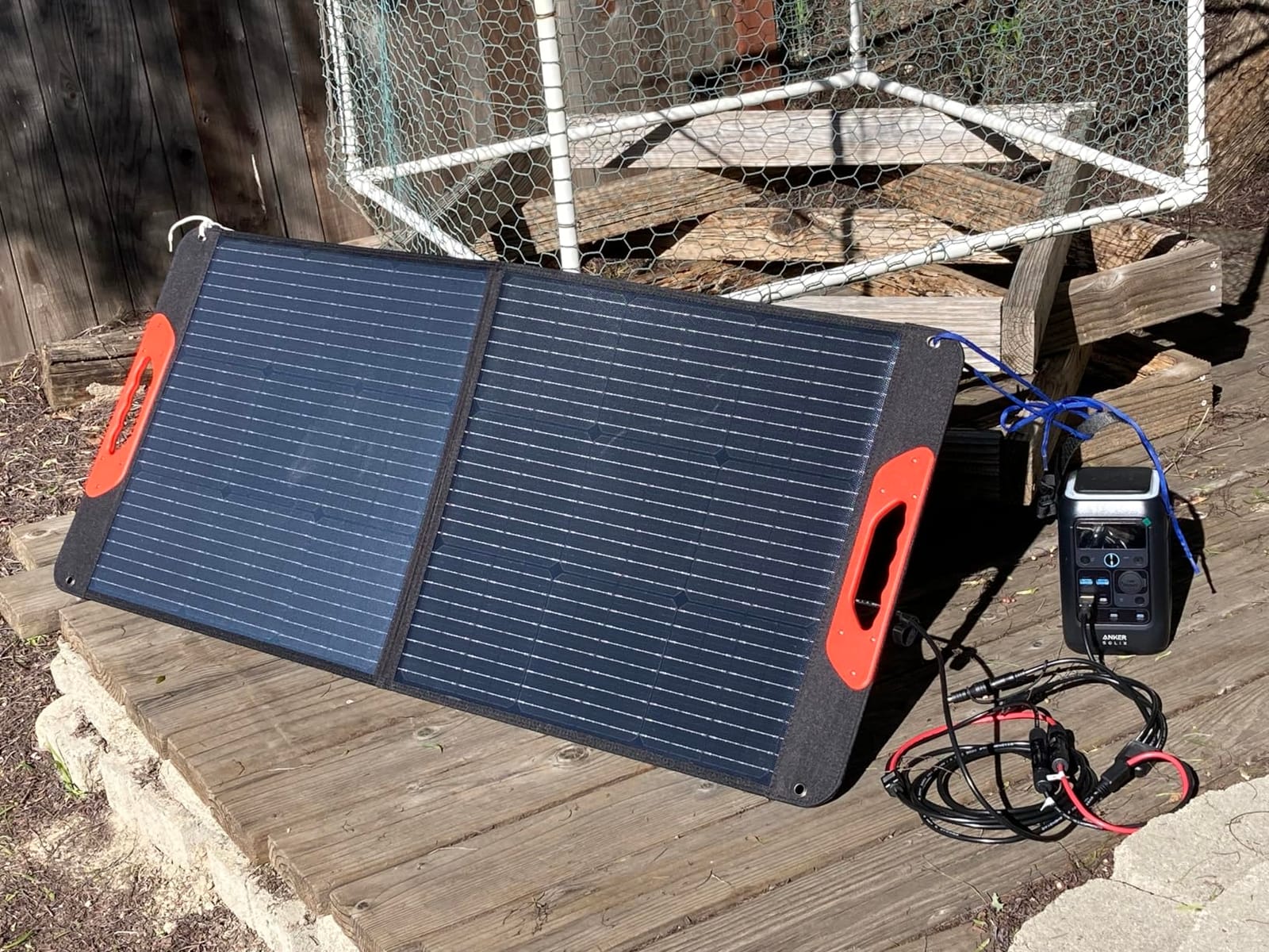 ZOUPW 100W Portable Solar Panel for Power Station,23.5% Efficiency Mono Foldable Solar Charger for Jackery 300/Ecoflow River/Anker/Bluetti,IP67 Waterproof for Camping RV Off-Grid Emergency Power customer photo 1