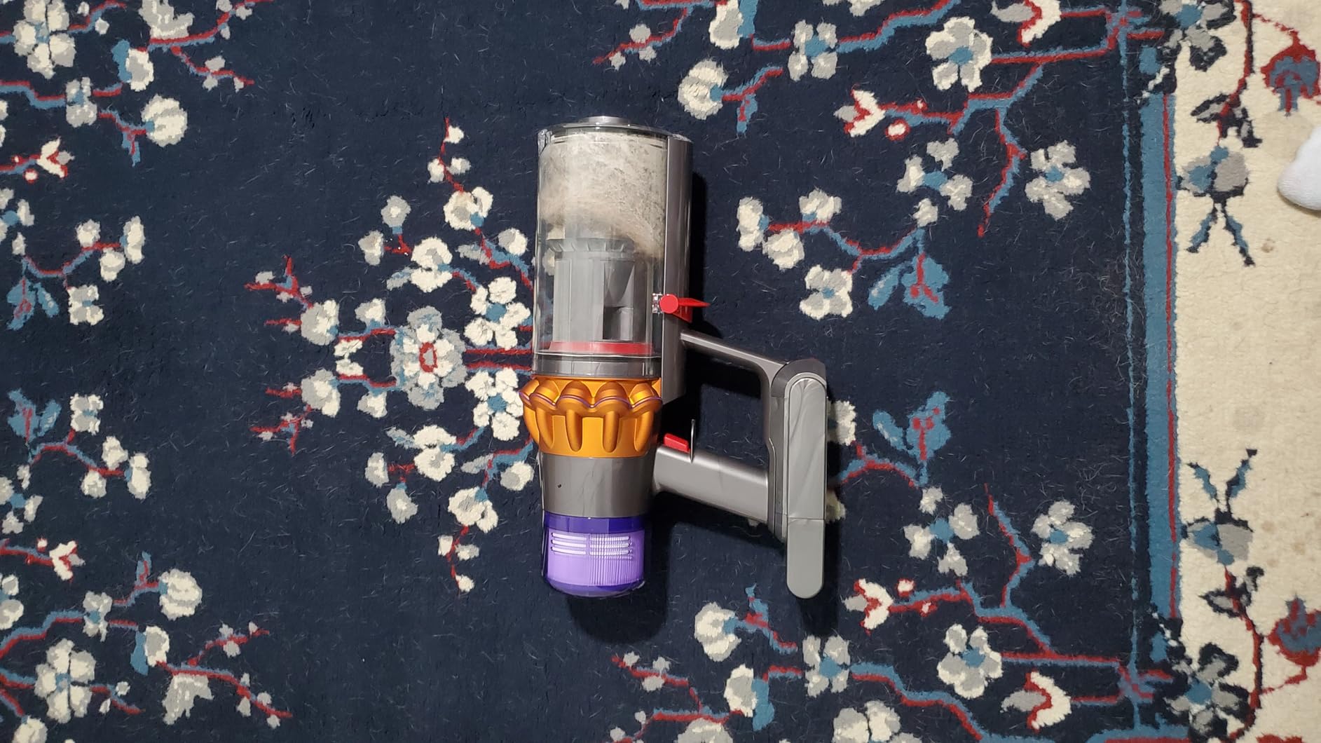 Dyson V15 Detect Plus Cordless Vacuum, Illumination Reveals dust, 240AW, 3 Power Modes, Up to 60 Minutes,² Deep Cleans Hard Floors and Carpets, Detangles pet Hair, Converts to Handheld customer photo 2