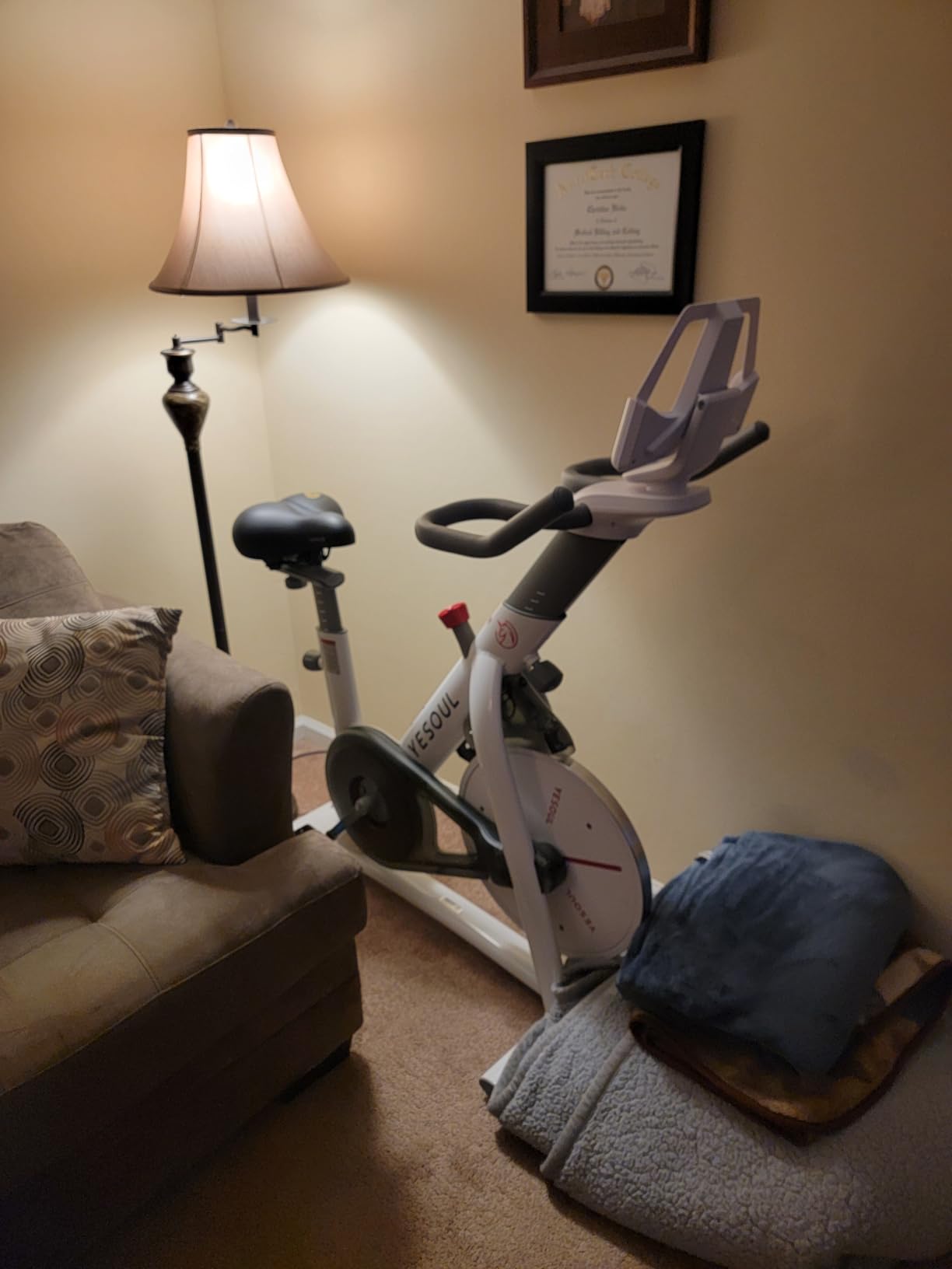 YESOUL Exercise Bike, Magnetic Stationary Bike for Home with App Training customer photo 1