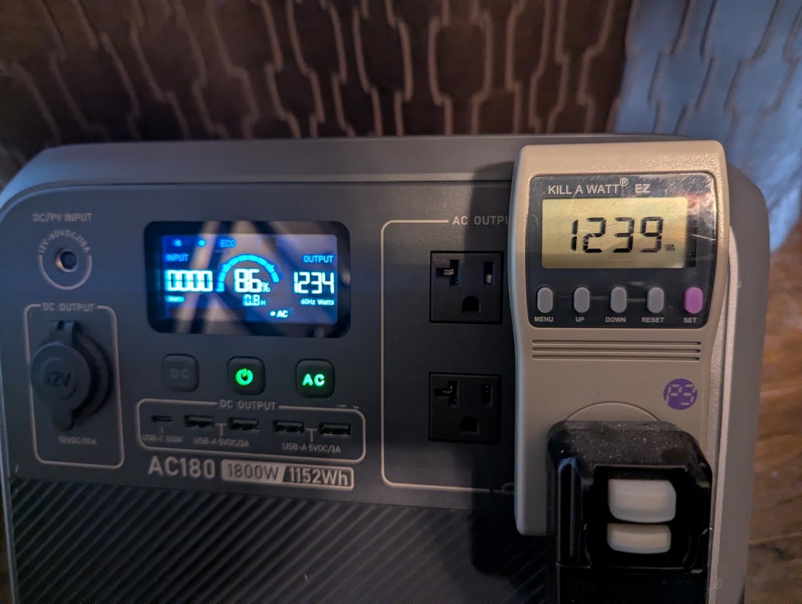 BLUETTI AC200PL Portable Power Station 2304Wh 2400W LiFePO4 Solar Generator customer photo 2
