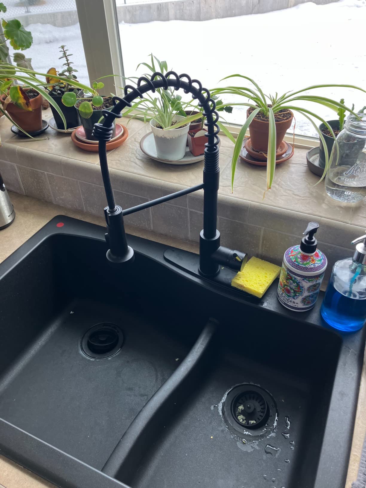 Arofa Touchless Kitchen Faucet, Motion Sensor Pull-Down, Matte Black customer photo 2