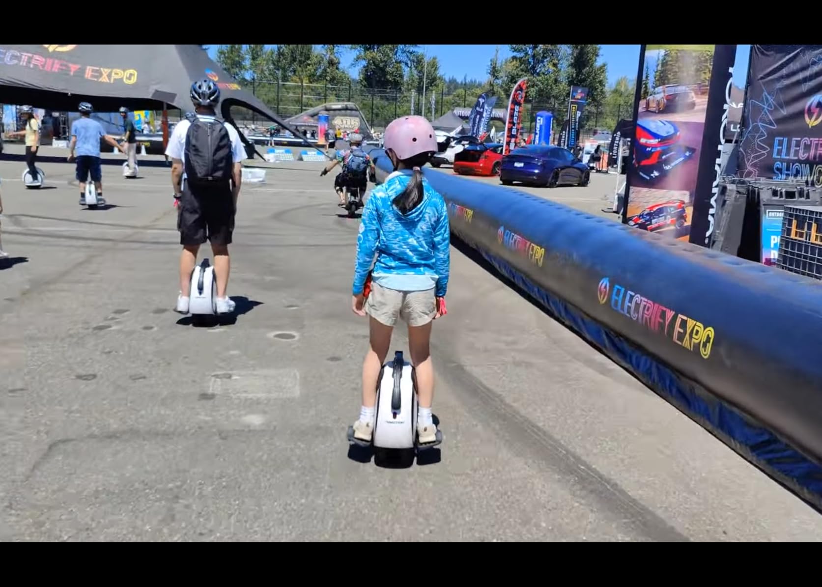 INMOTION E20 Electric Unicycle with Dual Tires for Easier Self-Balancing customer photo 1