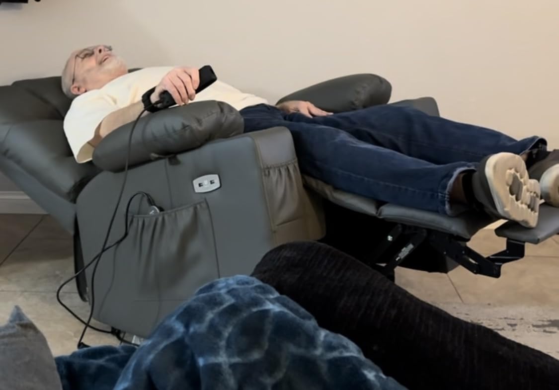 MCombo Dual Motor Power Lift Recliner Heat and Massage, R7688, Large-Wide customer photo 2