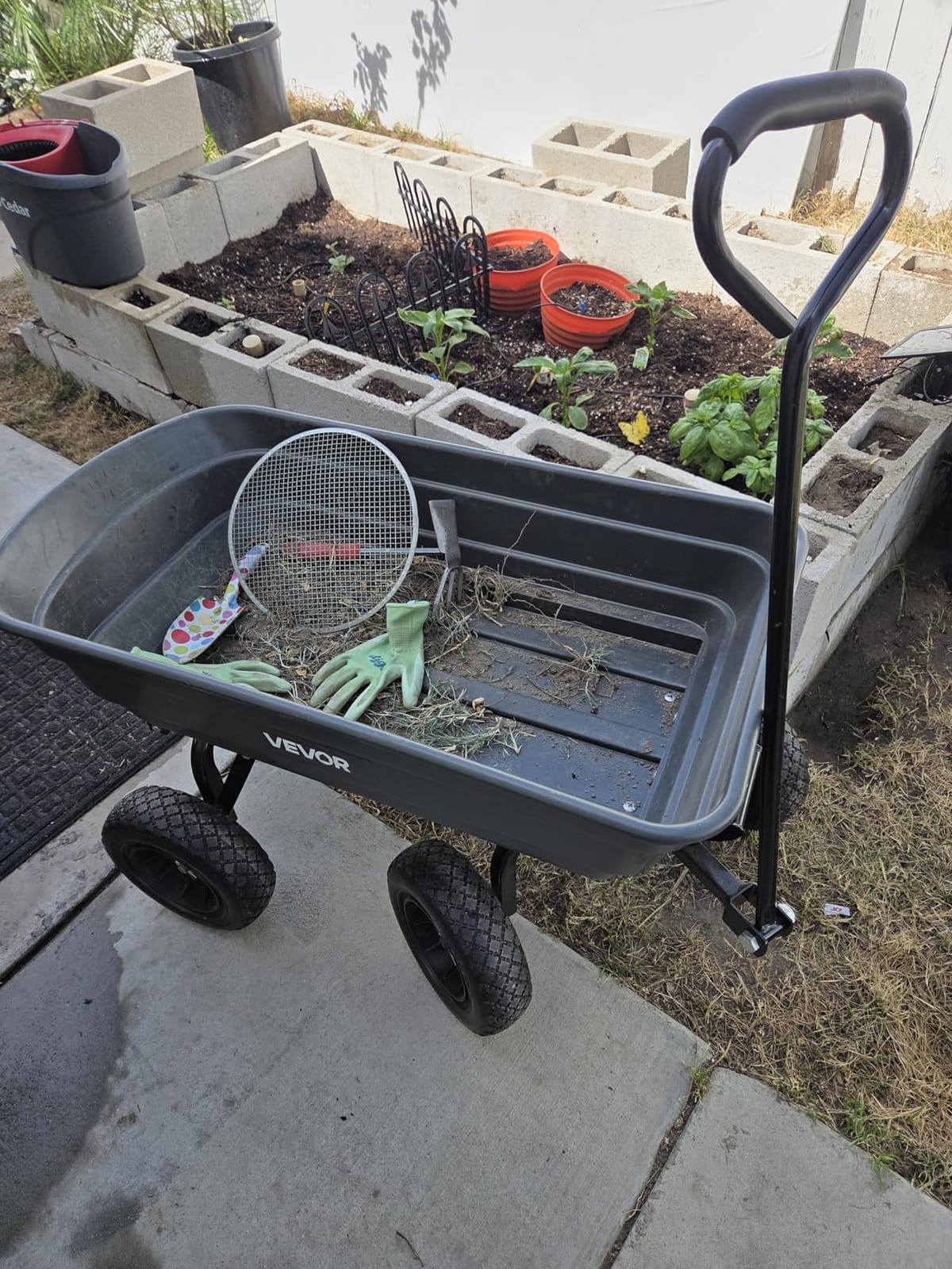 VEVOR Heavy Duty 1200lbs 7 Cu.Ft Wheelbarrow Garden Dump Cart Wagon customer photo 1