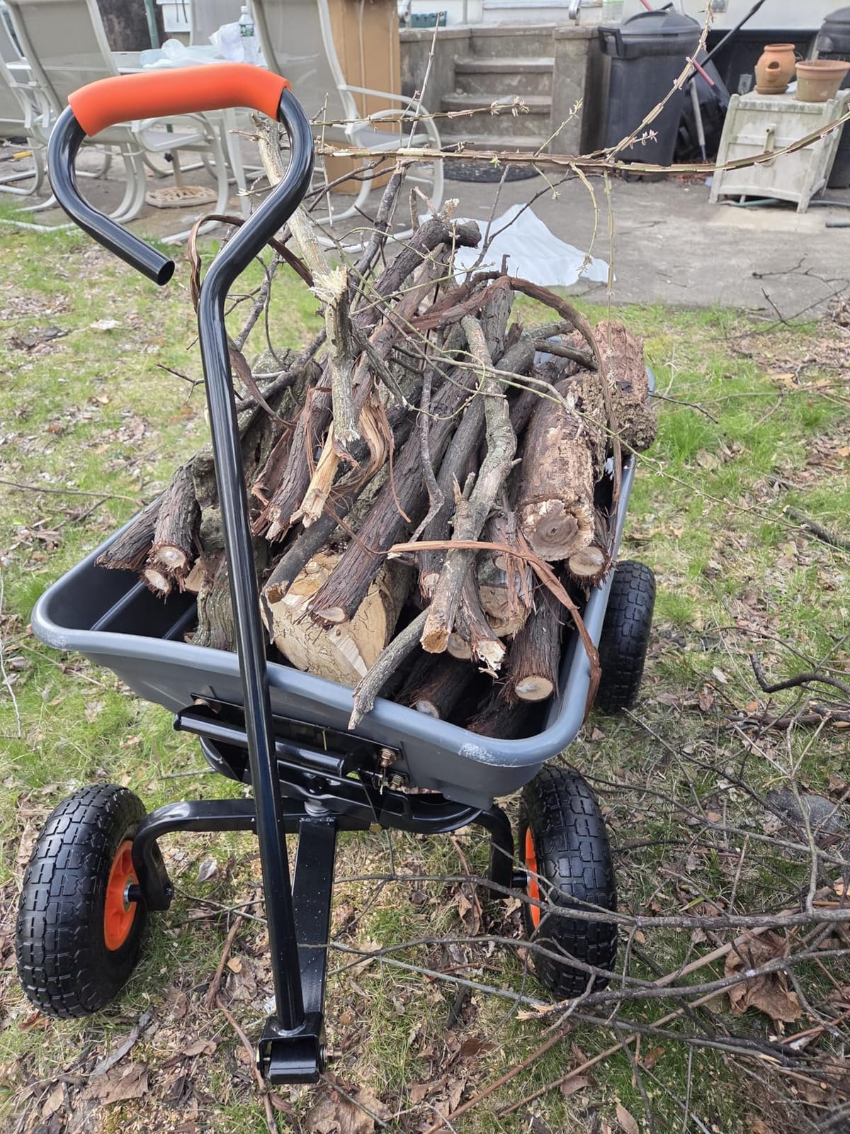 VEVOR Heavy Duty 1200lbs 7 Cu.Ft Wheelbarrow Garden Dump Cart Wagon customer photo 2
