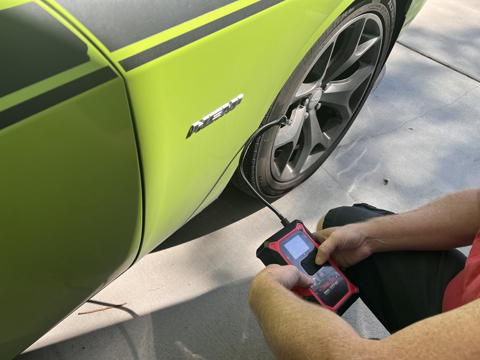 GOOLOO A3 12V 3000A Portable Jump Starter with Air Compressor customer photo 1